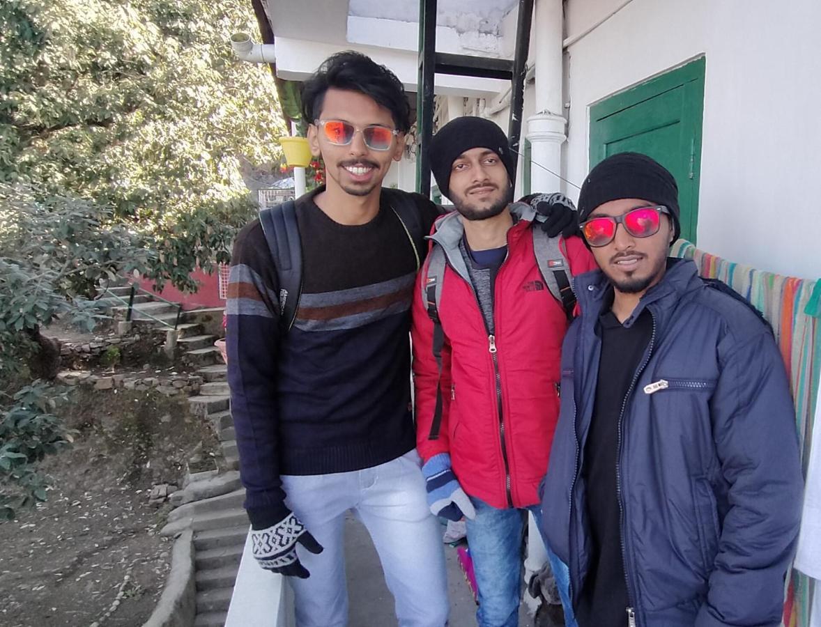 Paras Homestay Shimla Zewnętrze zdjęcie